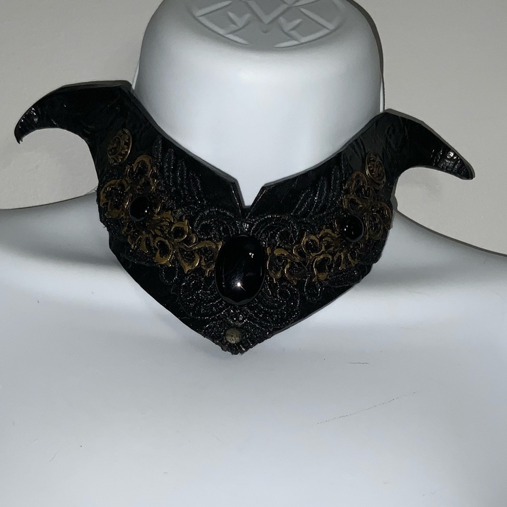 Vintage Black & Gold Embellished Gothic Adjustable Choker - Picture 7 of 15